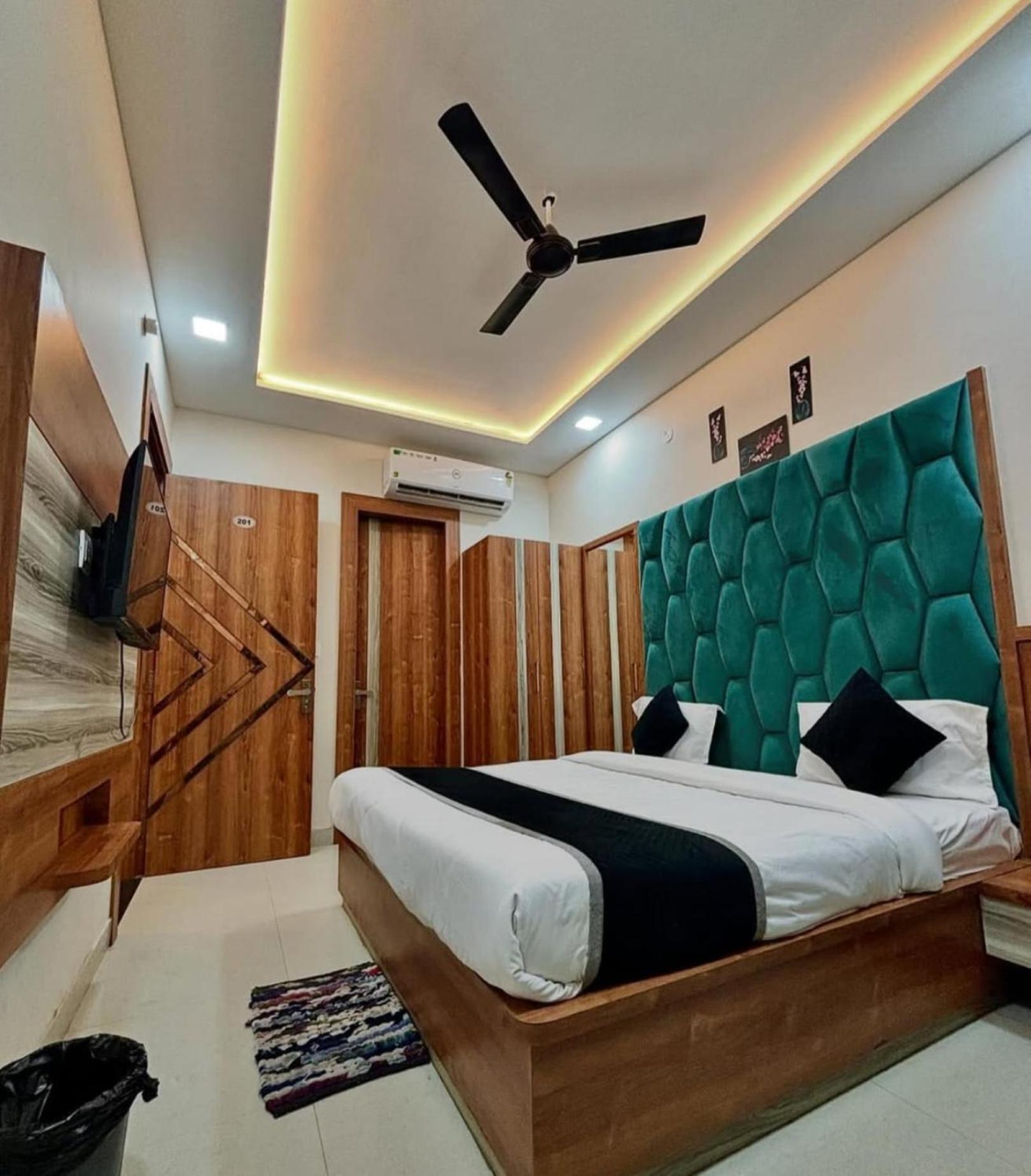 Hotel Blue Terminal Mumbai Exterior foto